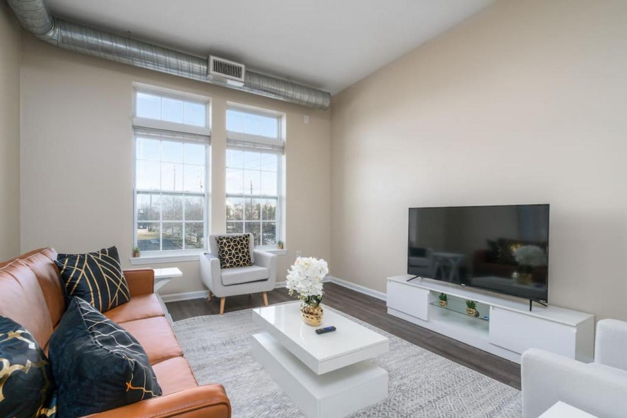 Апартаменты Private Bed Downtown Indy - Shared Индианаполис Экстерьер фото