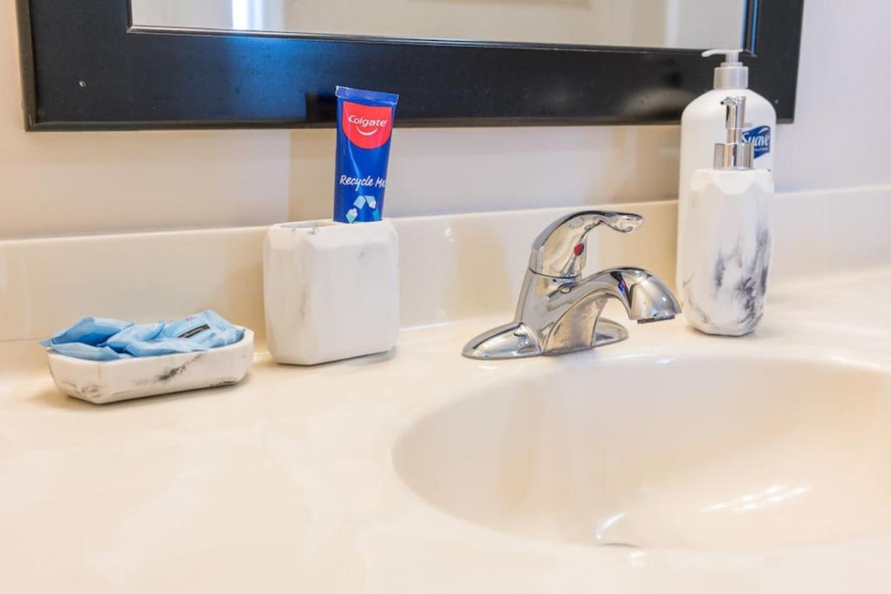 Апартаменты Private Bed Downtown Indy - Shared Индианаполис Экстерьер фото